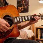 Apprendre une chanson facile à la guitare sans aucun texte